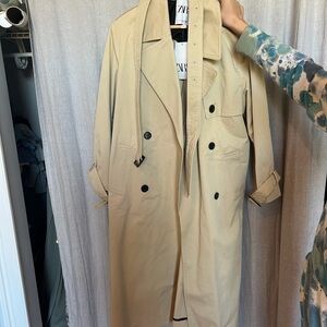XS Women’s Zara Beige Trench Coat with Button Accents